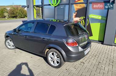Хетчбек Opel Astra 2010 в 