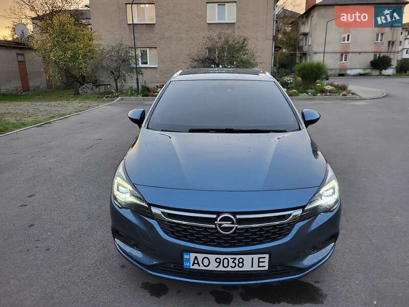 Универсал Opel Astra 2017 в Ужгороде