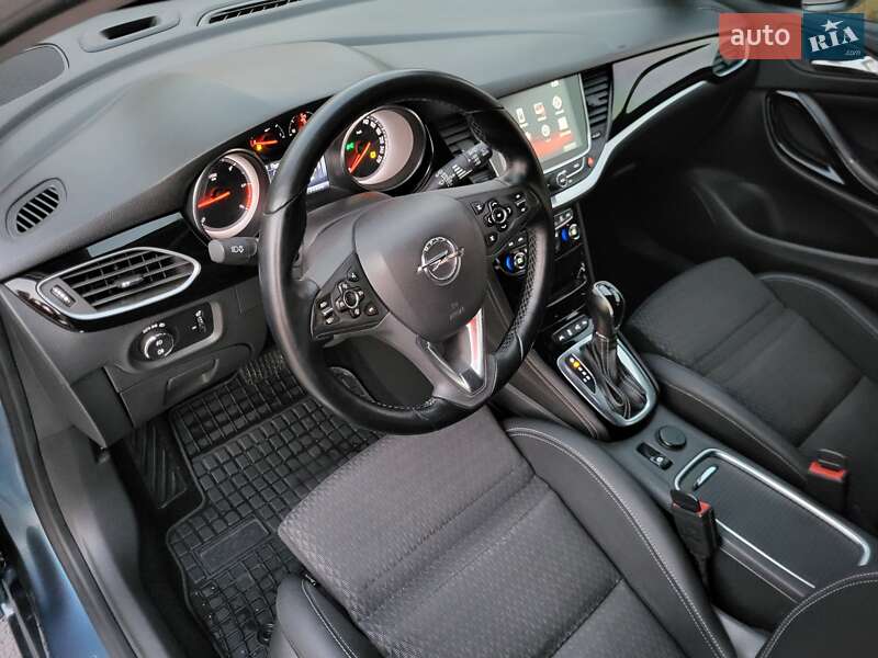 Универсал Opel Astra 2017 в Ужгороде