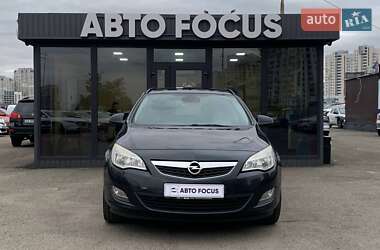 Универсал Opel Astra 2012 в 