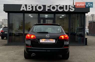 Универсал Opel Astra 2012 в 