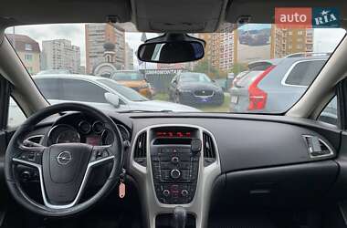 Универсал Opel Astra 2012 в 