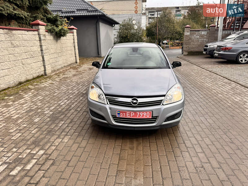 Хэтчбек Opel Astra 2009 в Луцке
