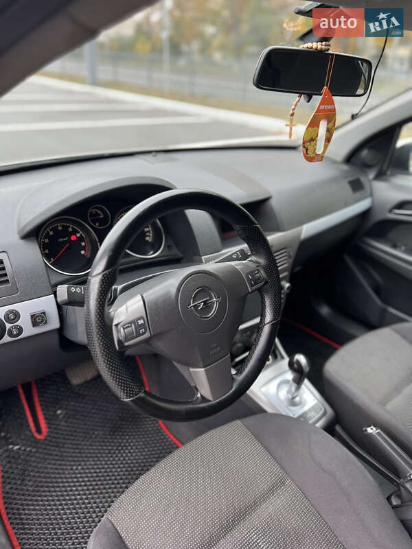 Хэтчбек Opel Astra 2006 в Харькове