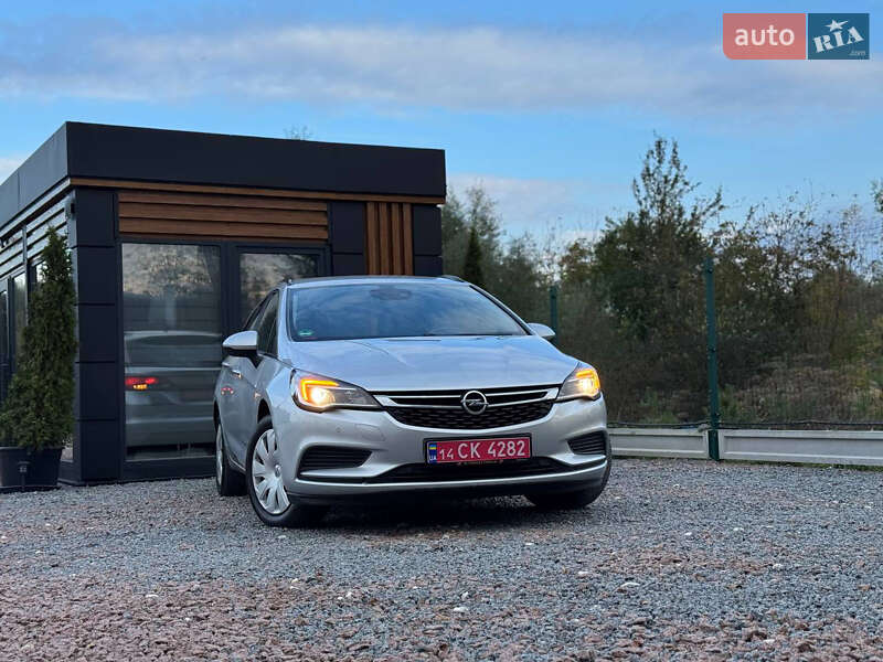 Универсал Opel Astra 2018 в Дрогобыче