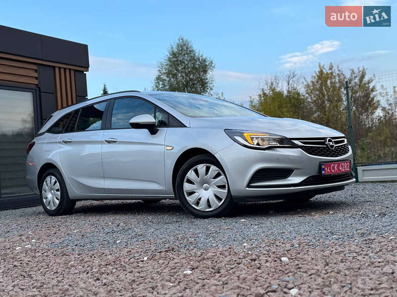 Универсал Opel Astra 2018 в Дрогобыче