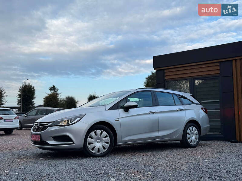 Универсал Opel Astra 2018 в Дрогобыче