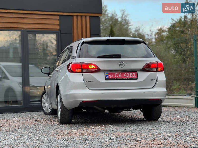 Универсал Opel Astra 2018 в Дрогобыче