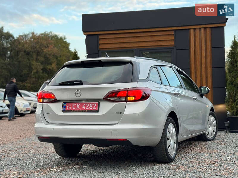 Универсал Opel Astra 2018 в Дрогобыче
