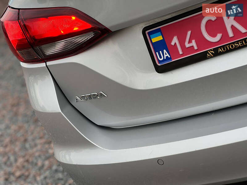 Универсал Opel Astra 2018 в Дрогобыче