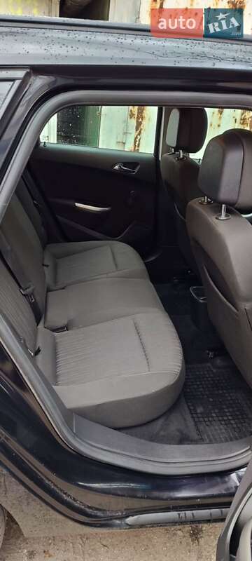 Універсал Opel Astra 2011 в Одесі