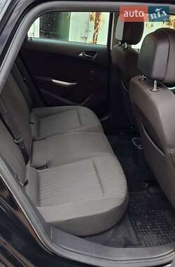 Универсал Opel Astra 2011 в 