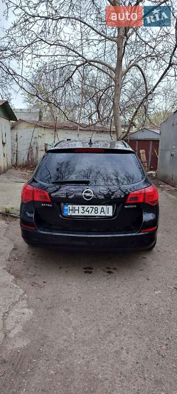 Універсал Opel Astra 2011 в Одесі