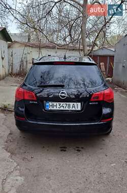 Универсал Opel Astra 2011 в 