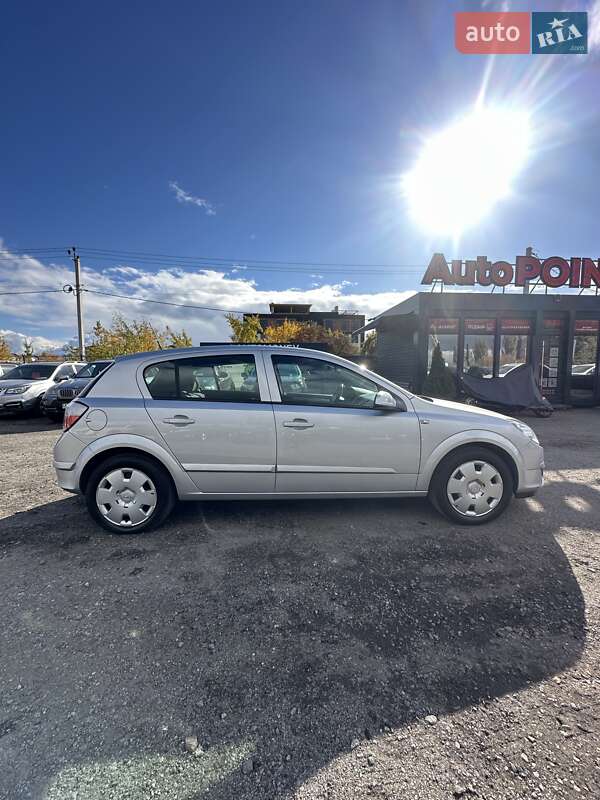 Хэтчбек Opel Astra 2005 в Белогородке