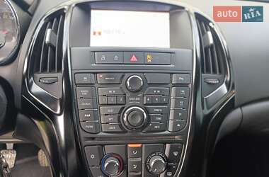Универсал Opel Astra 2012 в 