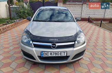 Хэтчбек Opel Astra 2006 в 