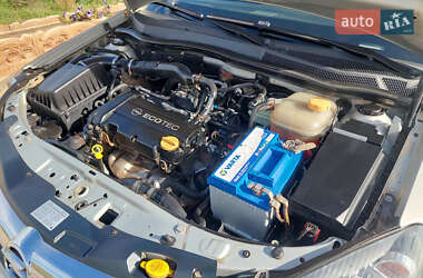Хэтчбек Opel Astra 2006 в 