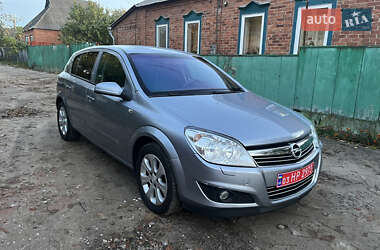 Хэтчбек Opel Astra 2009 в Ахтырке