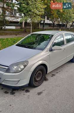 Хэтчбек Opel Astra 2006 в 