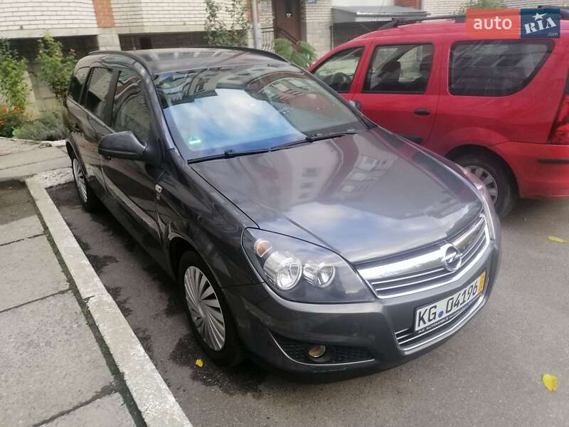 Универсал Opel Astra 2010 в Тернополе
