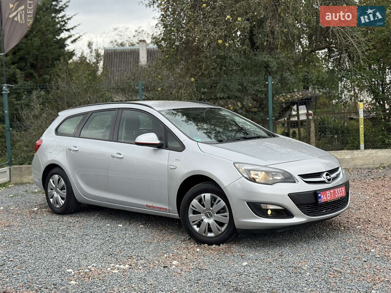 Универсал Opel Astra 2016 в Дрогобыче