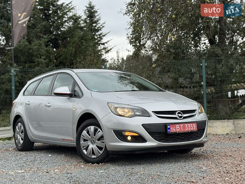 Универсал Opel Astra 2016 в Дрогобыче
