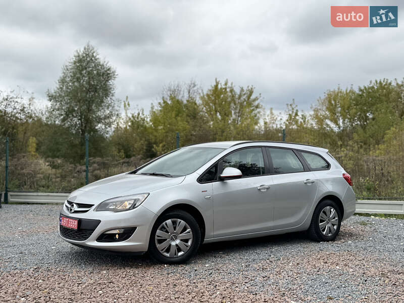 Универсал Opel Astra 2016 в Дрогобыче