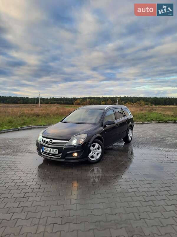 Універсал Opel Astra 2008 в Луцьку