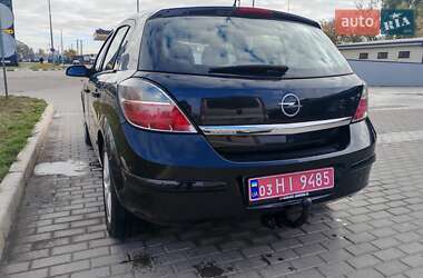 Хэтчбек Opel Astra 2008 в 