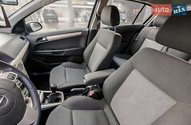 Хэтчбек Opel Astra 2008 в 