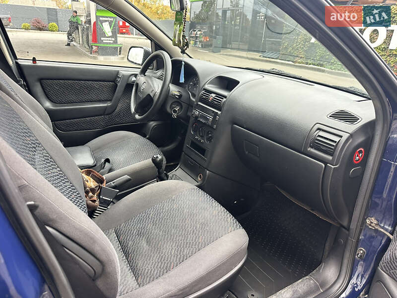 Универсал Opel Astra 2002 в Полтаве