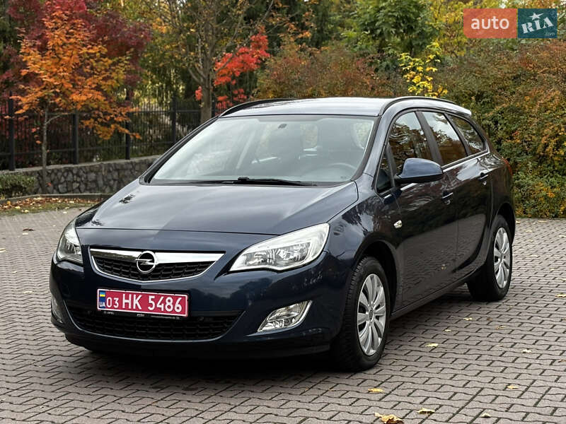 Универсал Opel Astra 2011 в Миргороде