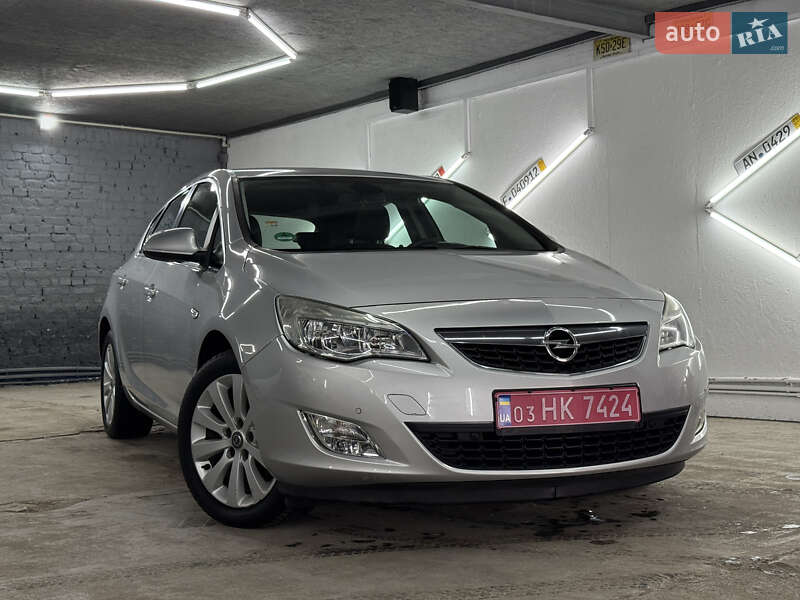Opel Astra 2010