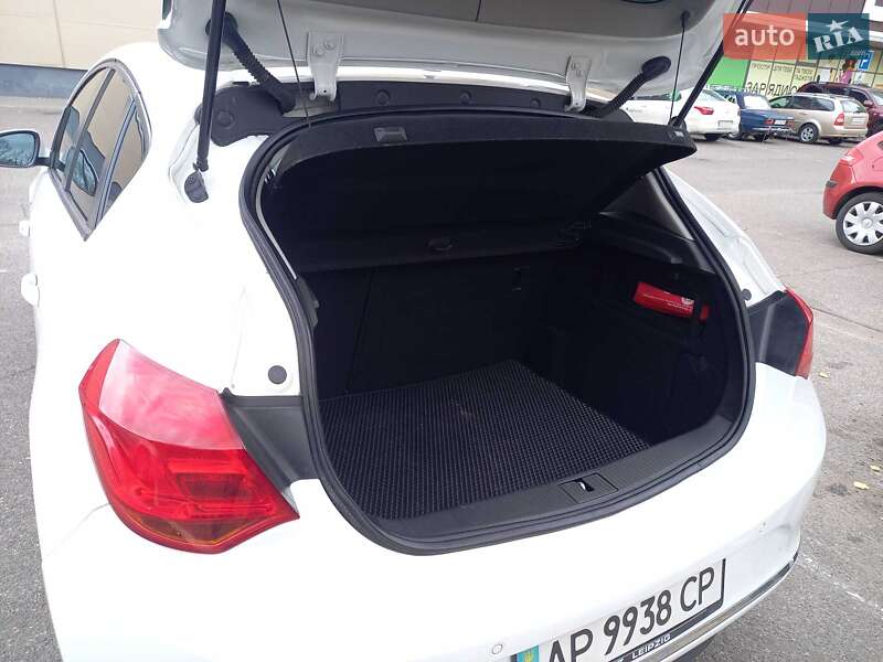 Хэтчбек Opel Astra 2013 в Черкассах фото 11 Хэтчбек Opel Astra 2013 в Черкассах