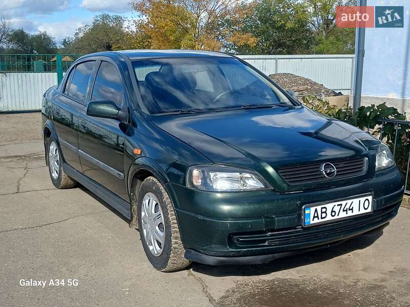 Седан Opel Astra 2002 в Новой Одессе