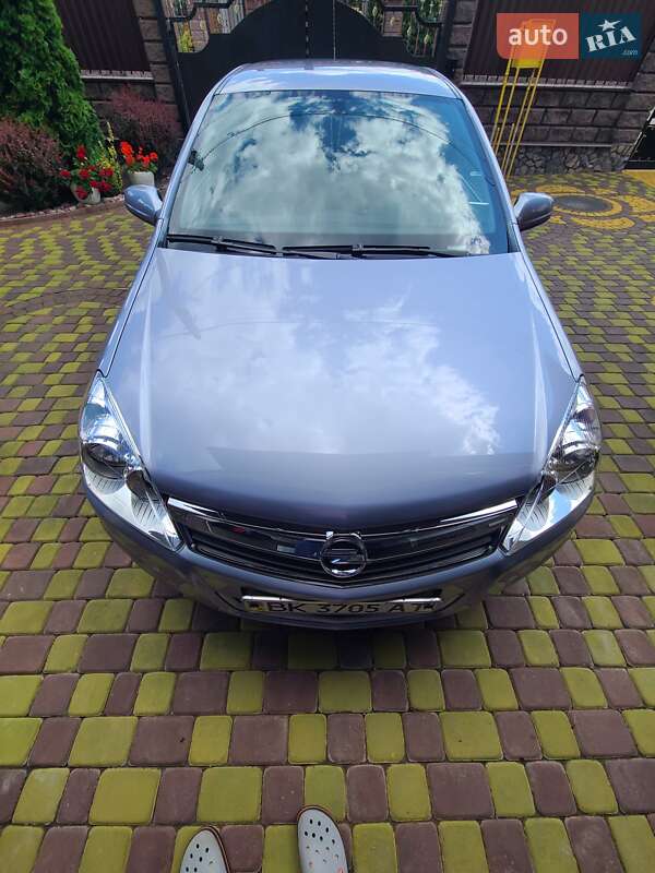 Седан Opel Astra 2008 в Луцьку фото 15 Седан Opel Astra 2008 в Луцьку