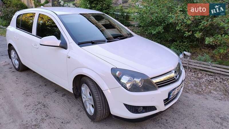 Хэтчбек Opel Astra 2013 в Днепре фото 6 Хэтчбек Opel Astra 2013 в Днепре