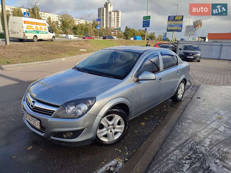 Opel Astra 2012