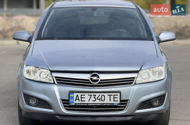 Хэтчбек Opel Astra 2007 в 