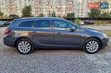 Универсал Opel Astra 2012 в 