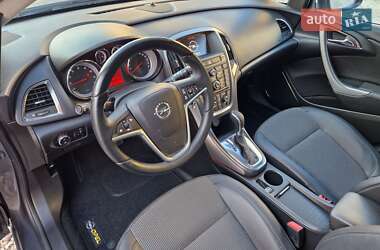 Универсал Opel Astra 2012 в 