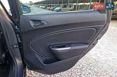 Универсал Opel Astra 2012 в 