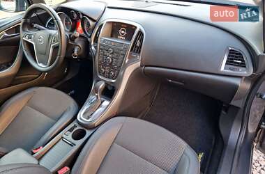 Универсал Opel Astra 2012 в 