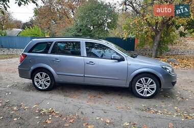Универсал Opel Astra 2006 в  фото 17 Универсал Opel Astra 2006 в