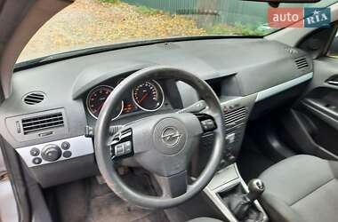 Универсал Opel Astra 2006 в  фото 34 Универсал Opel Astra 2006 в