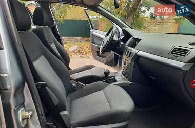 Универсал Opel Astra 2006 в  фото 49 Универсал Opel Astra 2006 в