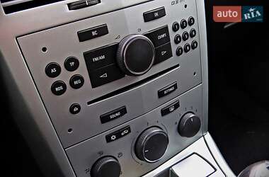 Хетчбек Opel Astra 2009 в 