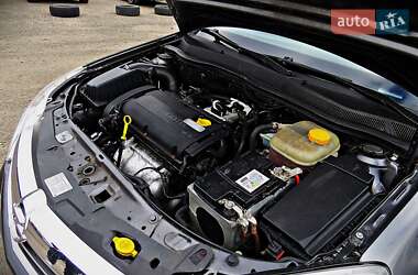Хетчбек Opel Astra 2009 в 