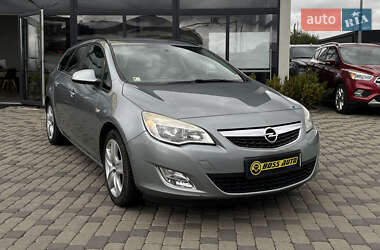 Універсал Opel Astra 2011 в Мукачевому